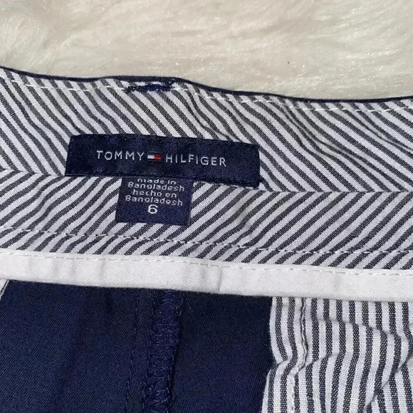 Tommy Hilfiger Chino Shorts - Picture 3 of 4